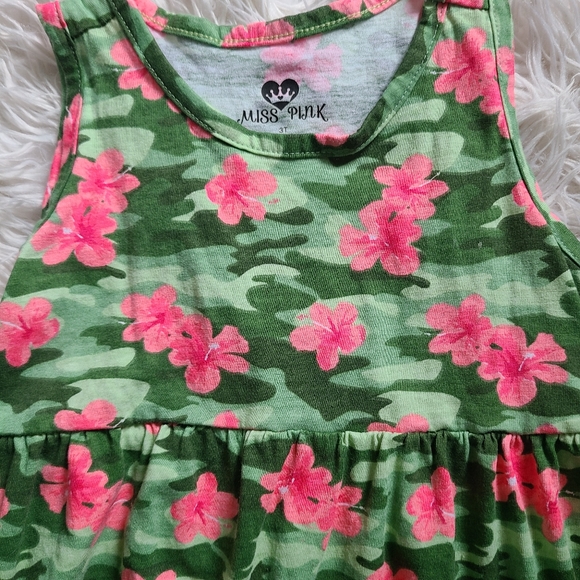 Green Roses - Picture 2 of 3